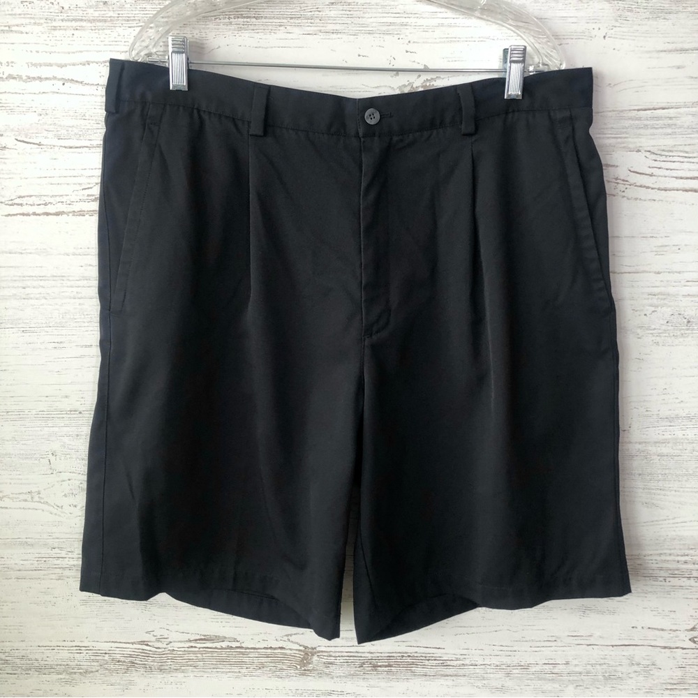 NIKE GOLF FITDRY Pleated Black Shorts 38
